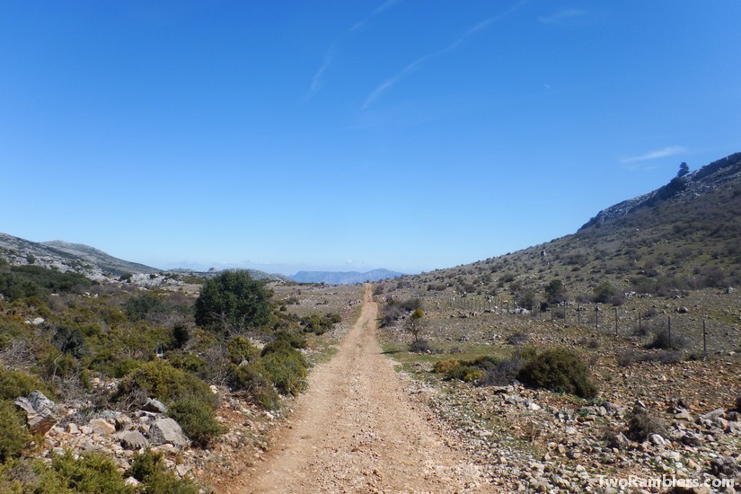 straight gravel road, to Ronda